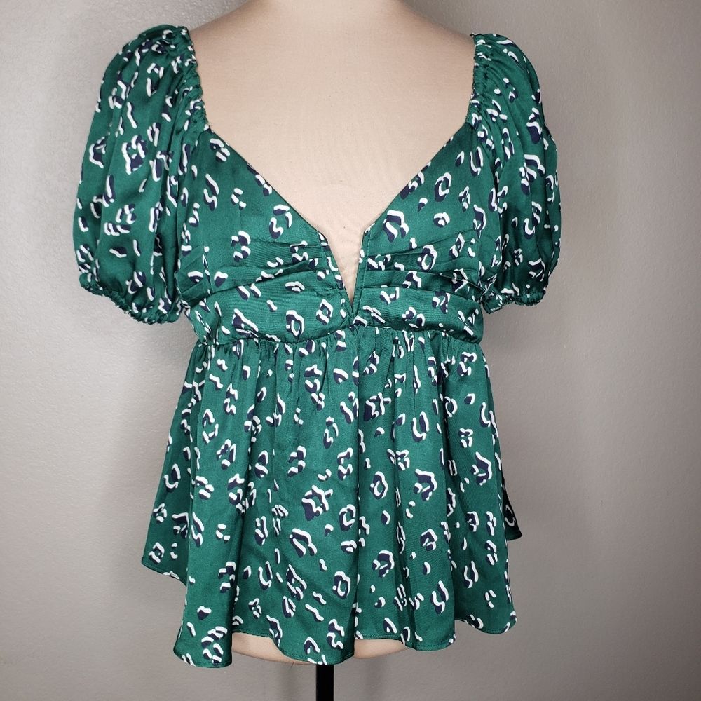 Entro NWT Wynonna Satin Animal Print Top Green Large Puff Sleeve Babydoll